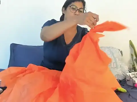  Miaa khalifa  online show from October 15, 12:16 pm