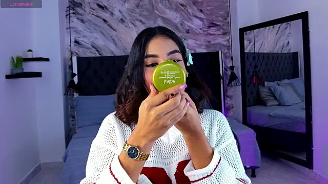 kitty collins  online show from April 13, 11:16 am