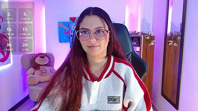 AlanaGarcia19 online show from January 8, 2:30 pm