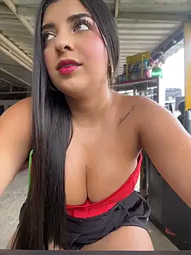 Snapshot of Isaa-Sweet chatting on July 2, 4:13 pm Isaa-Sweet online show from July 2, 4:13 pm
