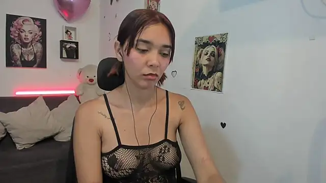 Snapshot of anastasia_tuya chatting on April 21, 1:42 am anastasia tuya online show from April 21, 1:42 am