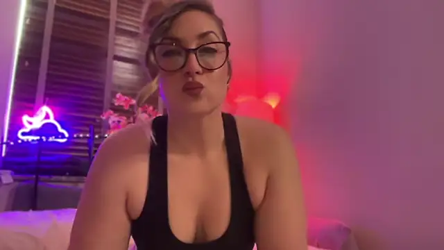 MistresssX online show from June 10, 1:32 pm