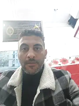 Snapshot of Mahdidido45 chatting on March 29, 11:27 pm Mahdidido45 online show from March 29, 11:27 pm