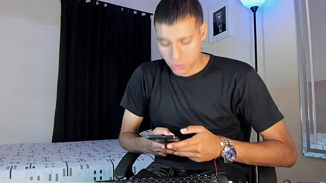 Snapshot of TeamPorn_19 chatting on October 30, 7:10 am TeamPorn 19 online show from October 30, 7:10 am