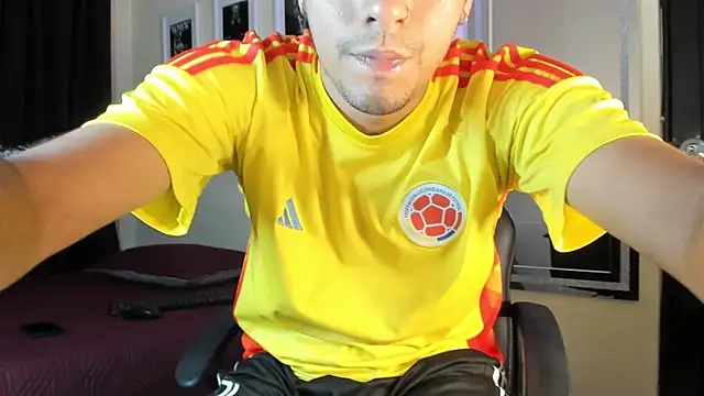 Snapshot of TeamPorn_19 chatting on December 13, 8:14 pm TeamPorn 19 online show from December 13, 8:14 pm