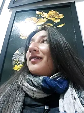 Snapshot of LunaBaby- chatting on September 18, 11:12 am LunaBaby- online show from September 18, 11:12 am