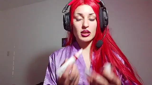 Snapshot of kendrafarq chatting on July 4, 1:23 am kendrafarq online show from July 4, 1:23 am