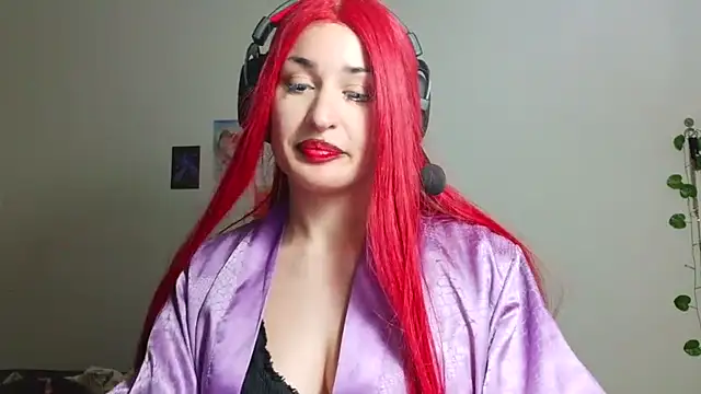 Snapshot of kendrafarq chatting on July 14, 12:24 am kendrafarq online show from July 14, 12:24 am