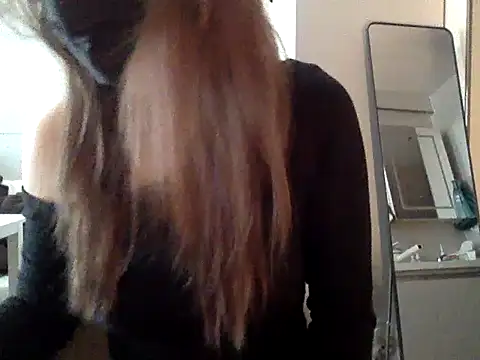 Mia 8 online show from March 19, 2:26 am