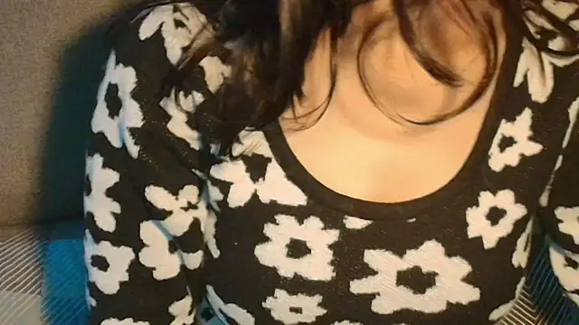 SWEET-18-TEEN online show from March 22, 2:15 am