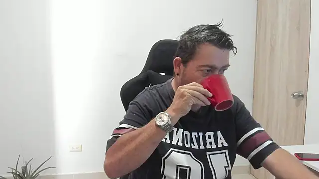 Snapshot of massimo_dannger chatting on November 6, 3:24 pm massimo dannger online show from November 6, 3:24 pm