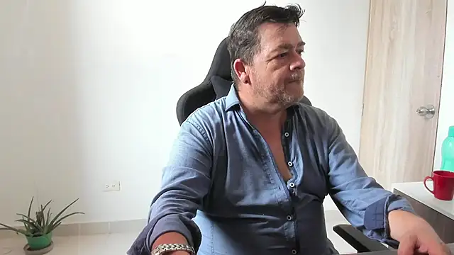 Snapshot of massimo_dannger chatting on November 10, 9:47 pm massimo dannger online show from November 10, 9:47 pm