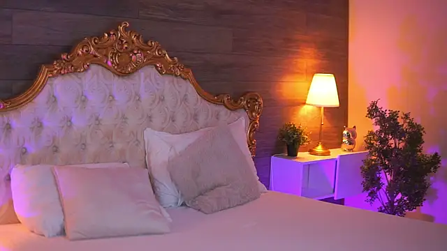 EllieRedd online show from November 16, 6:08 am