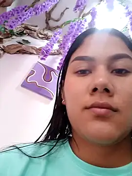 Snapshot of burbuja02 chatting on October 30, 2:18 pm burbuja02 online show from October 30, 2:18 pm