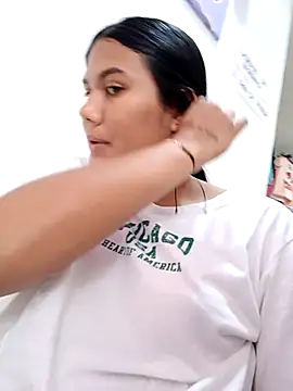 Snapshot of burbuja02 chatting on November 5, 2:17 pm burbuja02 online show from November 5, 2:17 pm