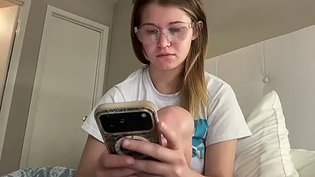 Riley ray69 online show from April 7, 3:34 pm