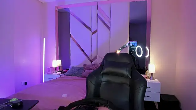 EmmaStonns online show from February 16, 1:07 pm