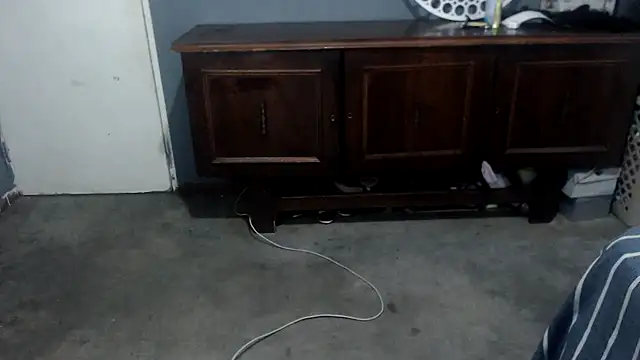 SEXYHUGEASS21 online show from October 16, 4:35 am