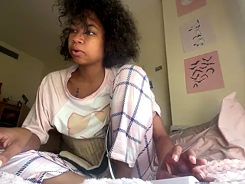 luvrgrllani online show from November 16, 8:14 pm