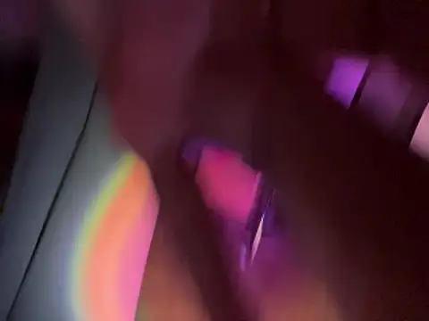 luvrgrllani online show from December 1, 3:33 am