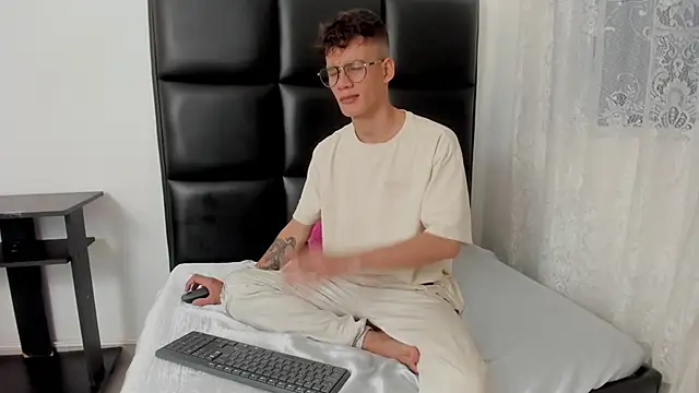 LittleMax23 online show from October 18, 1:12 pm