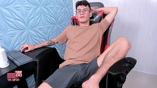 LittleMax23 online show from October 22, 1:00 pm