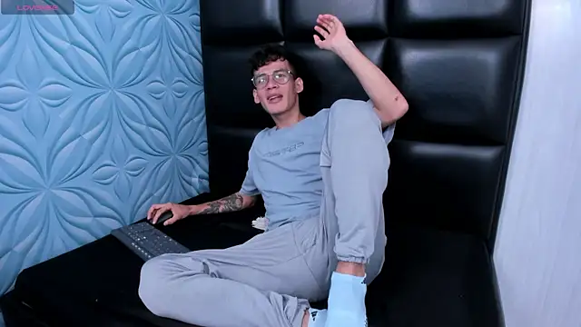 LittleMax23 online show from October 30, 12:39 pm