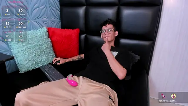 LittleMax23 online show from November 8, 1:00 pm