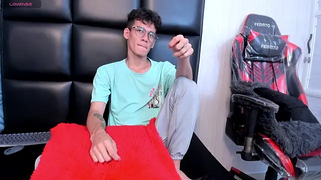 LittleMax23 online show from November 9, 12:47 pm