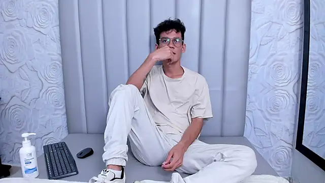 LittleMax23 online show from November 19, 8:53 pm