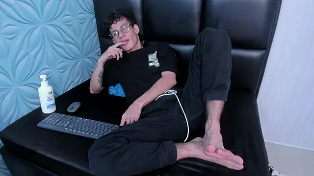 LittleMax23 online show from November 21, 4:33 am