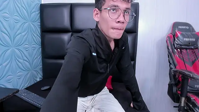 LittleMax23 online show from November 30, 12:53 pm