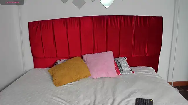 Snapshot of Electra__moon chatting on December 5, 8:38 pm Electra moon online show from December 5, 8:38 pm