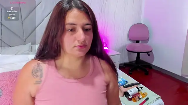 Victoria Guzman online show from October 27, 4:11 pm