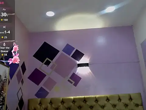 Snapshot of tiiny_emilly chatting on February 28, 5:25 pm tiiny emilly online show from February 28, 5:25 pm