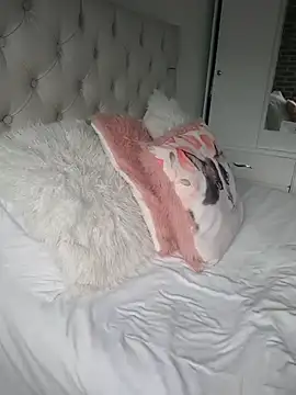 Ternura Prohibida online show from April 16, 10:45 pm