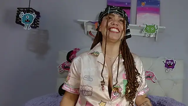 Snapshot of _Aiitanaa_ chatting on October 30, 5:20 am Aiitanaa online show from October 30, 5:20 am