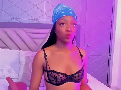 Snapshot of ElisabettaMonroy chatting on November 14, 6:39 pm ElisabettaMonroy online show from November 14, 6:39 pm