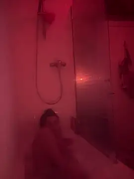 Mesmerising MaxineX online show from February 19, 7:21 pm