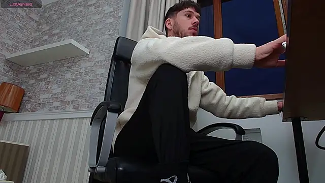 JonahShaw online show from October 13, 4:12 am