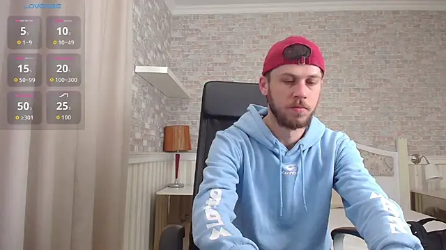 Snapshot of JonahShaw chatting on April 19, 4:34 am JonahShaw online show from April 19, 4:34 am