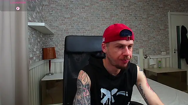 Snapshot of JonahShaw chatting on May 14, 4:41 am JonahShaw online show from May 14, 4:41 am