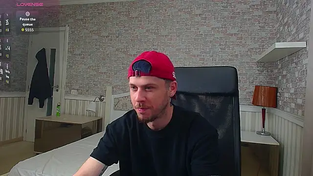 Snapshot of JonahShaw chatting on May 17, 4:32 am JonahShaw online show from May 17, 4:32 am