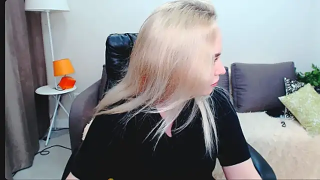 LiluMoon   online show from March 26, 4:56 pm