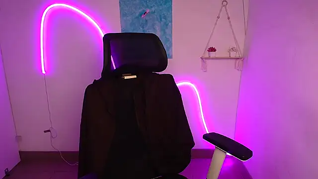 Aurora White online show from October 27, 12:20 pm