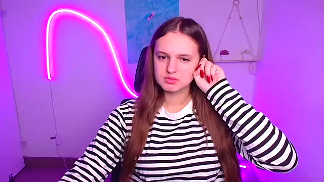 Aurora White online show from November 16, 6:41 am