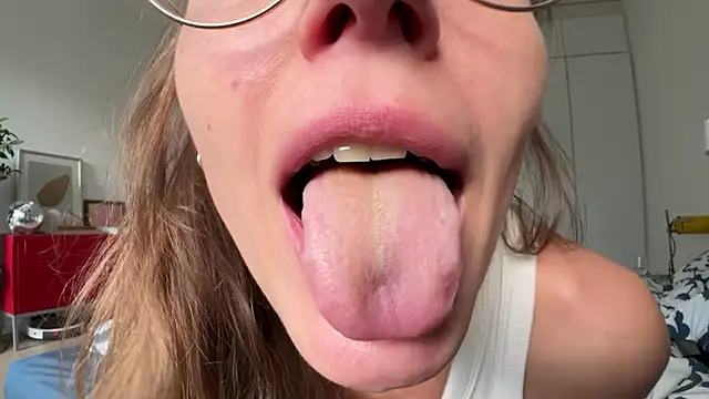 Snapshot of Scorpion_Peach chatting on October 9, 2:26 pm Scorpion Peach online show from October 9, 2:26 pm