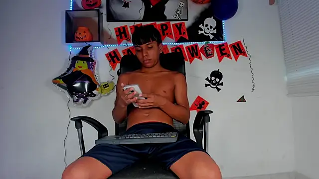 tyler twink boy online show from October 27, 12:53 pm