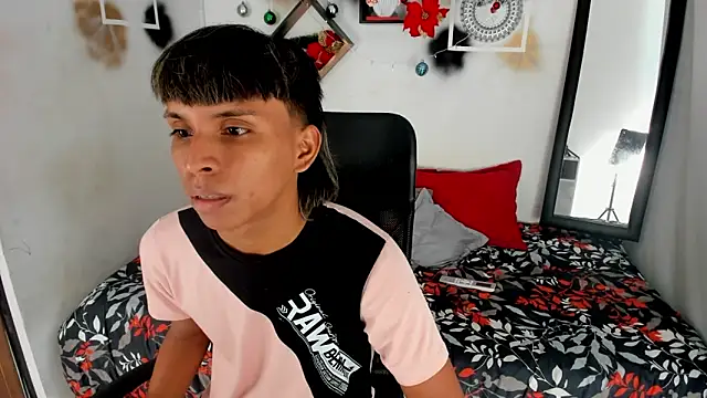 tyler twink boy online show from December 21, 2:02 pm