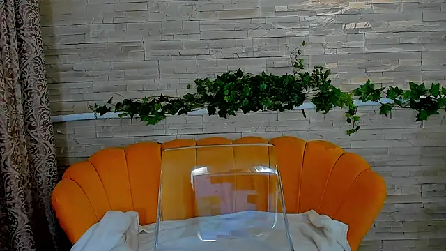 boobzilla  online show from December 14, 8:13 pm